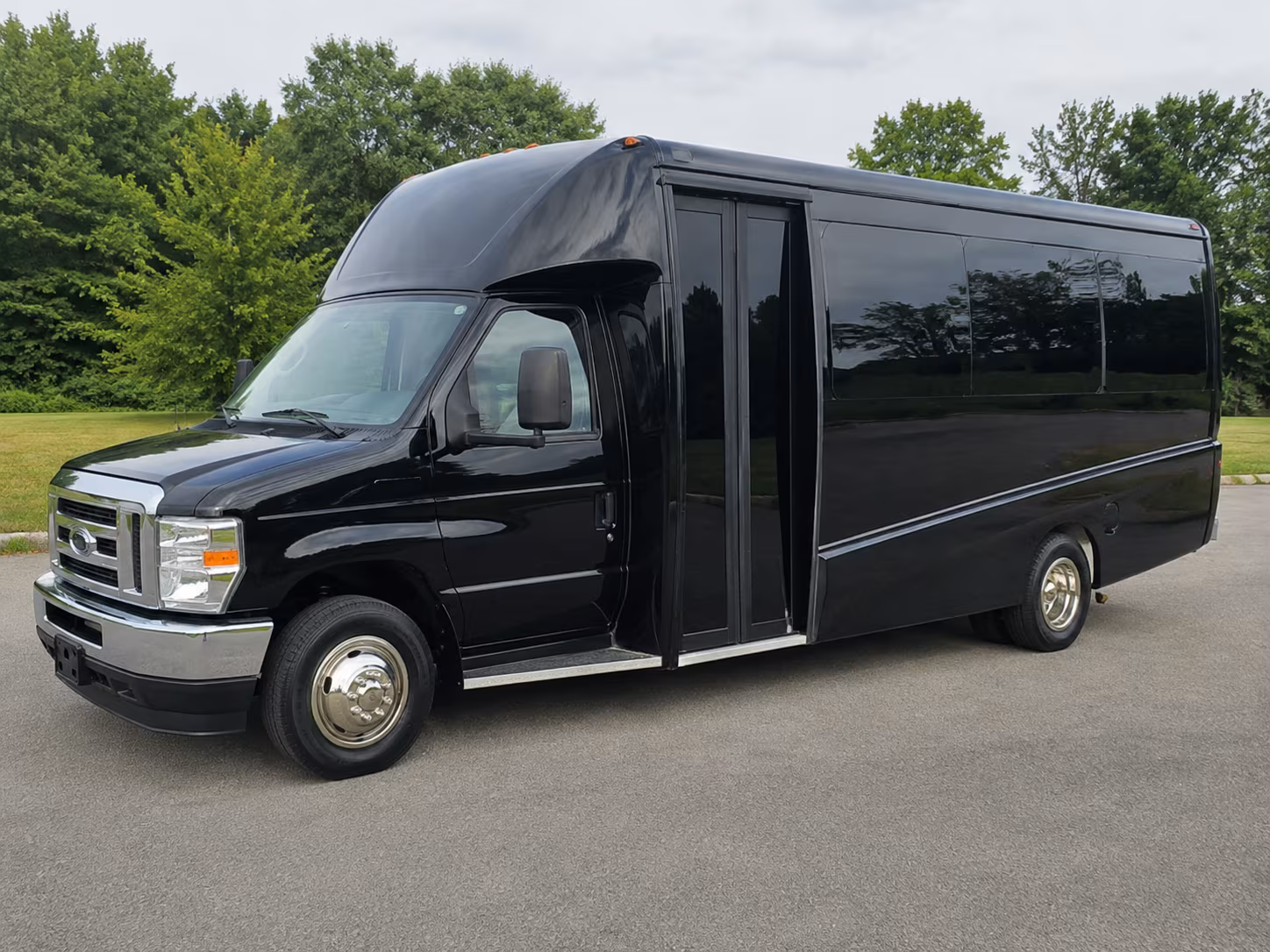 Austin Airport Shuttle & Transportation onboard seating