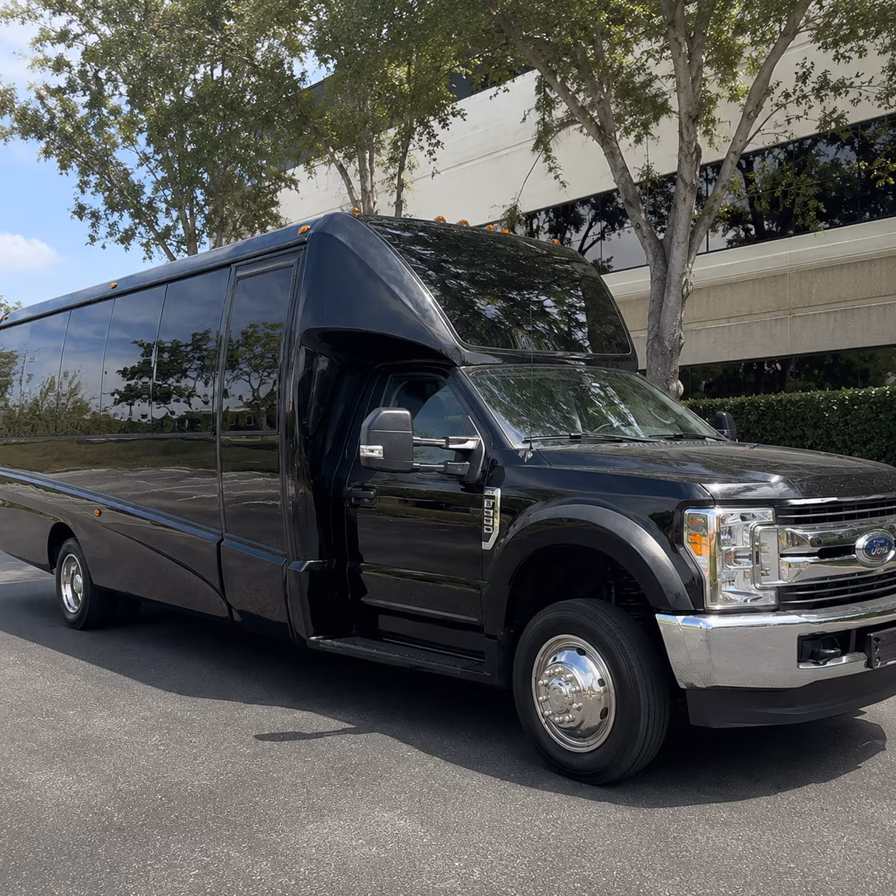 Cedar Park Birthday, Sweet 16, & Quinceañera Party Bus Rentals
