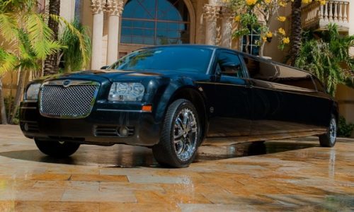 8 Person Chrysler 300 Limo Service Austin