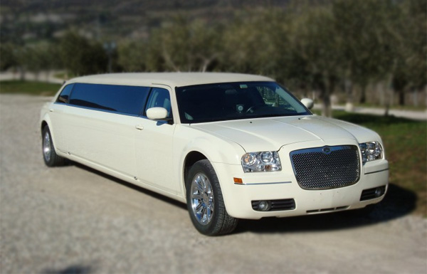 Austin 10 Passenger Limo