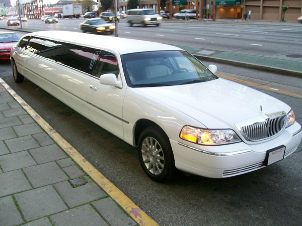 Austin 8 Passenger Limo
